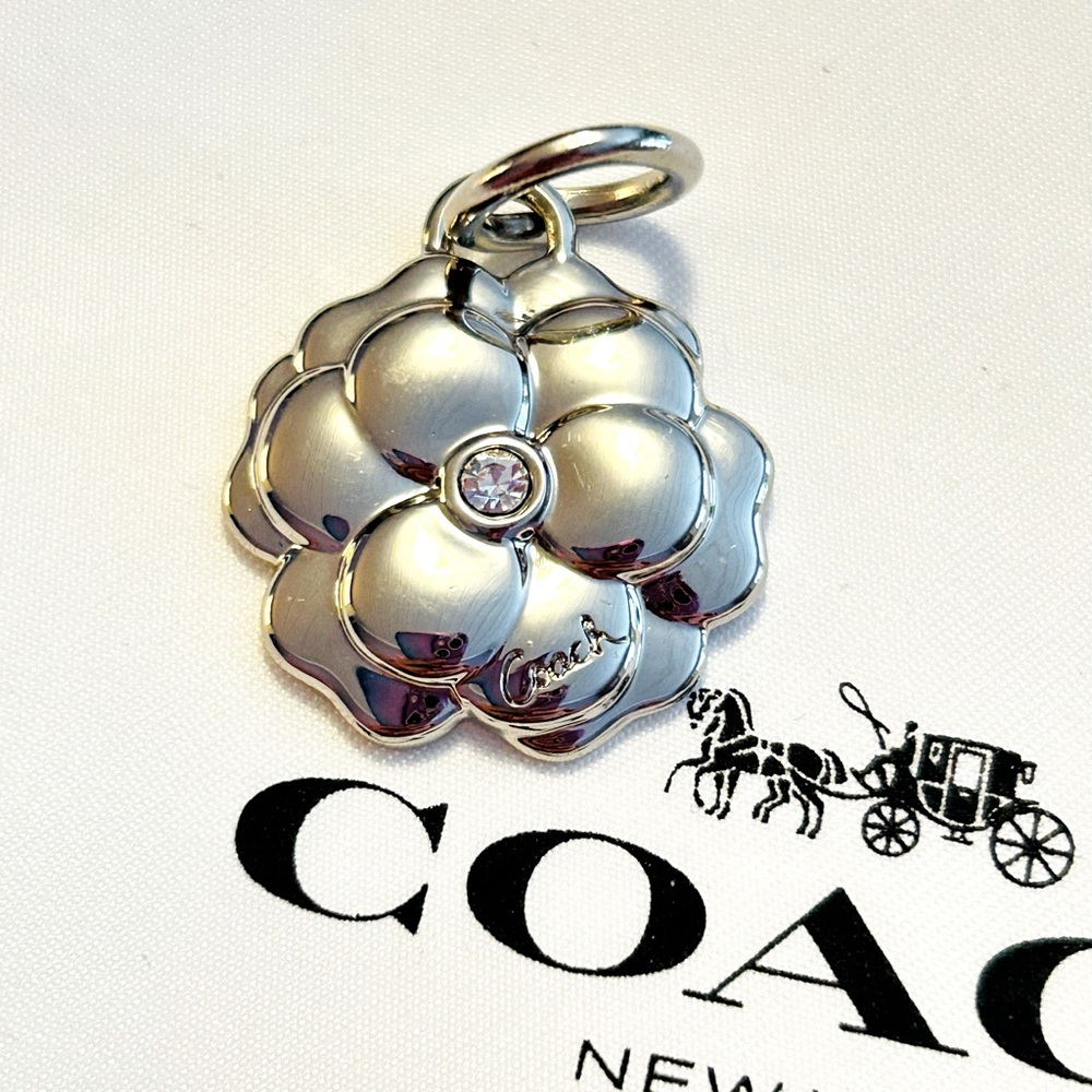 💰SOLD💰RARE Coach Hawaiian Flower Charm - Picture 2 of 8